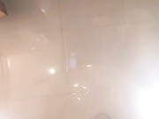 喷血推荐魔鬼身材网红女主播洋大葱露脸洗澡裸舞，对白很拽