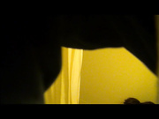 偷拍表姐洗澡，貌似被发现有摄像头