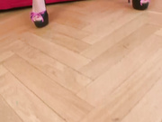 3 个巨大的鸡巴让一个热辣金发美女寻求性高潮