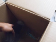 幸运的继弟玩弄他的巨乳继姐的屁股