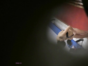 國內猥瑣大神男扮女裝暗藏偷拍設備潛入遊泳池更衣室拍攝各式漂亮妹子沐浴更換泳衣 1080P高清