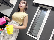 [MOGI-118] デカ尻Fカップの恵体持ちな現役保育士 桐島ゆず香 - 3of5