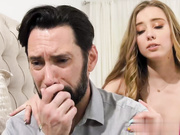 可爱的少女海莉·里德被继父操紧屁股