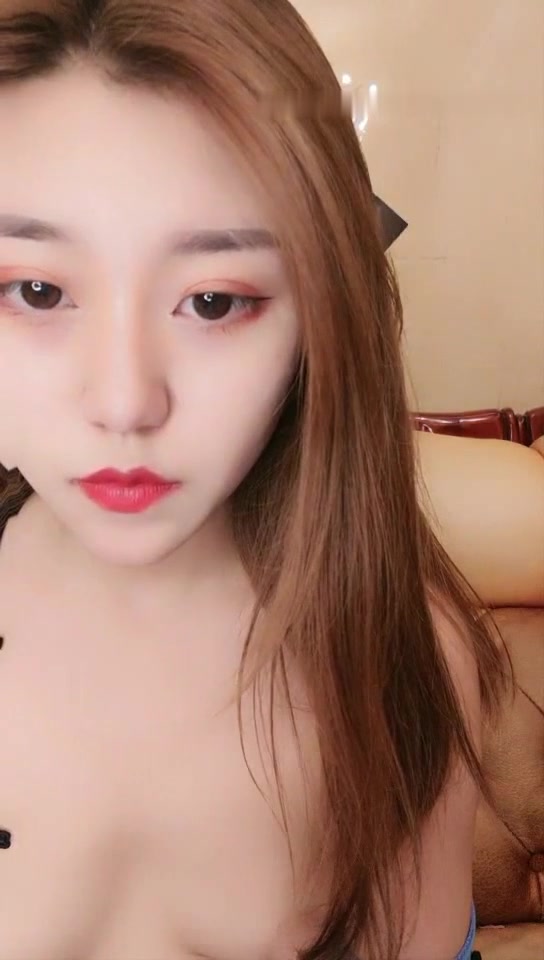 颜值不错粉奶粉逼妹子诱惑秀 情趣透视装对着镜子自摸沙发翘屁股漏粉逼 很是诱惑不要错过