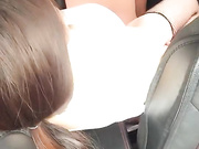 騷浪寂寞小夫妻驅車戶外現場直播車震啪啪大秀 邊開車邊擼雞巴爽的欲仙欲死 對白淫蕩