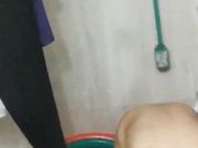 趴墻頭手機拍攝隔壁打工妹洗澡更衣 茂盛的陰毛堅挺美乳看得讓人欲火焚身 720P原版高清