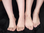 [DMOW-219] 密閉チ●ポ・ハーレム射精管理～息吹きかけただけでイっちゃいそうな早漏ペ●スを枯れ果てるまで集団無限責め～ - 1of5