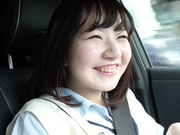 [PKPD-354] 新人デビュードキュメント 性格良すぎるGカップど素人介護士 白兎叶愛 - 1of5