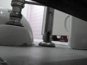 最新流出蹲守公共女衛生間隔間拍攝到的多位年輕漂亮美眉如廁噓噓 有個妹子尿完居然還揉捏陰唇自慰 1080P高清原版