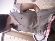 最新流出某高級娛樂場所公共女廁拍攝到的各式時尚美女如廁噓噓 雙鏡頭拍攝形態各異看得欲火焚身 720P高清原版