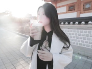 最新作品，高颜值，天然雪白巨乳，FansOne女神【艾玛Emma】付费福利，韩国露脸性爱旅游