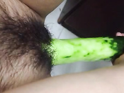 微信寂寞大学生黄瓜狂插嫩穴给我看