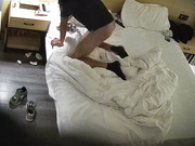 流出高校附近民宿酒店偷拍❤️小哥和漂亮女友尝试新动作没几下就被弄射了