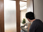 VEC-761 友達の母が寝たふりでハミマンを見せつけ誘惑、そのままズラしハメで中出しセックス 最上一花 - 1of5