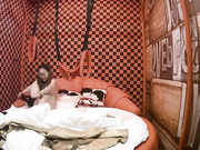 情趣酒店TP有文化的人真会玩好性感的内衣我也醉了这么近距离居然没有发现摄像头