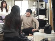 ROE-541 出張で泊まりに来た叔母と同居生活 無防備すぎる仕事終わり蒸れた肉感パンスト姿に僕は理性を狂わされて…。 一色桃子 - 1of5