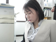 SNOS-356 真面目な女子社員‘兒玉’さんがまさかのノルマ未達成！ペナルティのノーパン勤務に恥じらう姿がエロすぎる！ 兒玉七海 - 1of5
