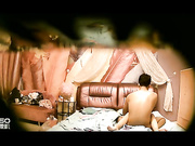 对白清晰主题酒店TP穿情侣内裤的情侣仔细研究一下可爱女友那有些特别的BB