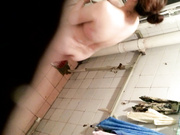 冒死偷拍隔壁丰雍阿姨洗澡