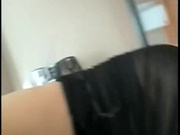 气质网红美女与姐夫酒店偷情，还不忘直播