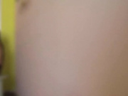 国模默默私拍视频，小妮子很清纯还是在校大学生