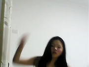 丰满白嫩艺校女生裸舞自拍