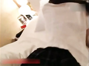 校花做愛時讓朋友拍攝,拍著拍著朋友也干起來了妹子有點不好意思