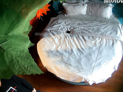 特色酒店俯拍年轻情侣开房爱爱扎两辫可爱清纯小美女装矜持不脱衣服让男友脱肤白身材好呻吟声很响亮淫叫不停