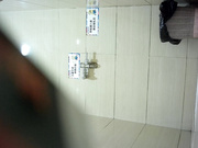 商场穿金戴银的明媚动人妹子逼缝细窄嫩穴干得油光发亮