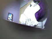 小旅馆偷拍和单位骚妇女同事开房骑在上面疯狂摇小一点的床都要被她摇塌了