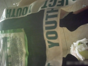 外站流出云上会所高清系列身材火辣的啤酒销售貌似被客人灌醉呕吐完尿