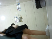 商场全景黑丝 打了十分钟电话骚妇无毛馒头穴被纸巾磨得充血通红