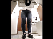 公司餐厅卫生间盗录各式白领同事如厕-职业装的妹子和大屁股美女-高清720P