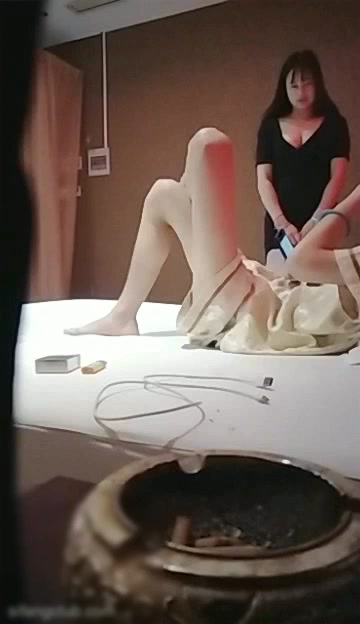 小雷哥去SPA会所找小姐啪啪直播无奈最近在严打很多小姐都去避风头了没有太多的选择