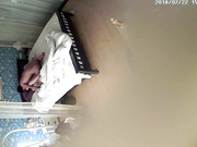 性欲旺盛青年男女开房滚床单很能草啊电话来了都不接继续干很生猛小床操的咔吱咔吱响射美女肚子上