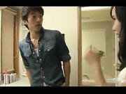 粉嫩小美女喜欢在厨房里被干