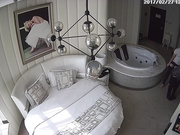 对白清晰豪华套房TP富婆干妈和男小三开房别看男的挺斯文还挺有实力的搞得干妈尖叫