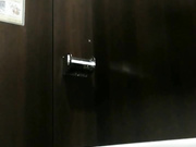 韩国高级坐厕偷拍第3部貌似宾馆里的厕所美眉喜欢撅着屁股嘘嘘