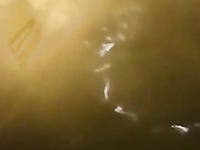 城里人真会玩男主播四哥包了个小姐去温泉度假酒店玩挑了个没人的时候在公众浴池里啪啪