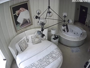 豪华套房偷拍样子斯文眼镜御姐洗白白等来背部纹身有点骇人的江湖人物啪啪对白清晰