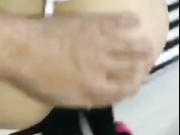 网红美女剧情演绎家教老师补习时趁美女父母不在趁机占便宜,发现穿的还是丁字裤性欲大增在客厅沙发上操了她!