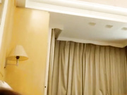 酒吧认识的气质富姐当晚就到酒店开房啪啪,为了体验刺激酒店操完又到男的家里干,小伙体力好干的呻吟不断!