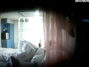 偷拍听对话是漂亮售楼小姐为了客户能买一套高价房子主动开房，被爆操两次