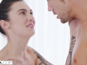 极品高颜值女神marley 清纯OL服装到好友家玩爱 喝了红酒性感的身体挡不住性欲 被好友操向粉嫩的小穴儿 啊