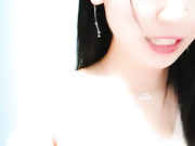 骚姐姐勾引附近的人约炮，骚货还装害羞吃上大鸡巴就原形毕露了，被小哥哥舔逼叫声好骚，各种体位抽插爆草