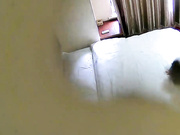 钟点房饥渴不要不要的光头哥口活了得把妹子舔的欲火焚身浪叫不止床头床尾来回肏看样子像是偷情干了好几炮