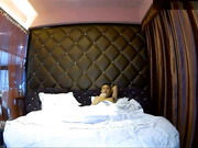 私企小老板家外包养情人小三艺校美腿高颜值大学生约会开房快活换上情趣装拿着道具连续干了2炮