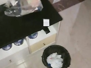 00后苗条身材妹子和男友啪啪，撸硬躺着抽插边操边和别人语音聊天，后入特写屁股非常诱人