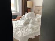 高人气极品爆乳网红美少女伊娃演绎妈妈不在哥哥悄悄进入妹妹房间爱抚睡觉中的妹妹弄醒后激情啪啪满满撸点