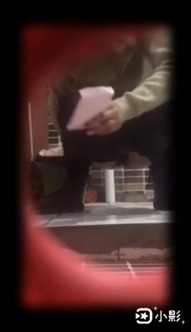偷拍妈妈尿尿